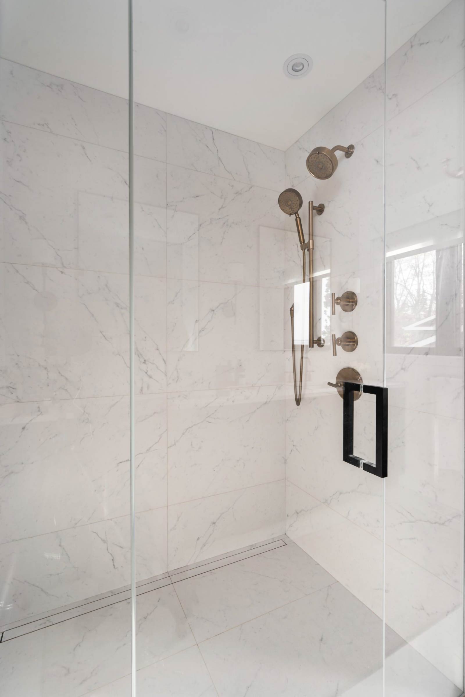 Current Bathroom Trends | LUX Decor